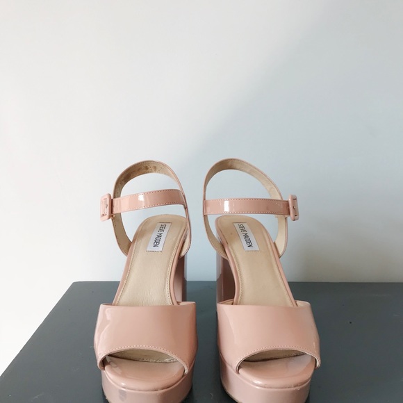 Steve Madden “Trixie” Blush Patent Platform Sandal - Picture 2 of 4